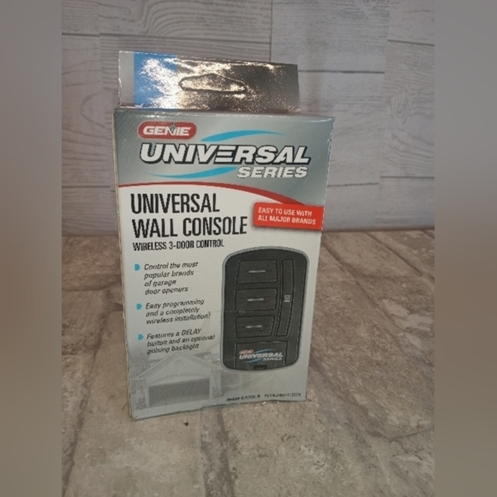 Genie Universal Series Universal Wall Console‎ Wireless 3-Door Control